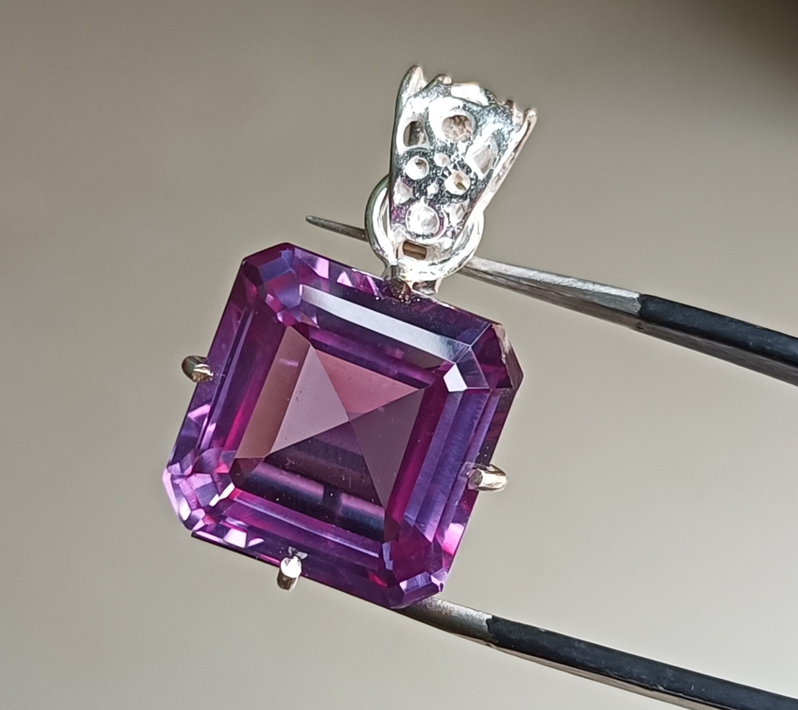 Natural 35.45 CT Color Change Alexandrite Certified Gemstone Pendant 925 Silver