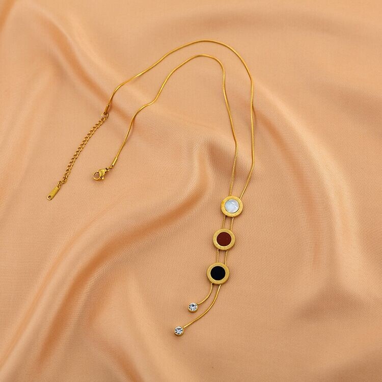 Woman 18K Gold Plated Roman Numeral Mother of Pearl Enamel Round Chain Necklace