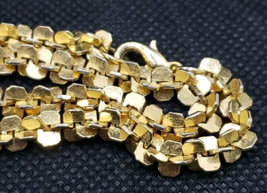 Unique Goldtone 36″ Margarita Link Chain Necklace Criss-cross Panel Chain