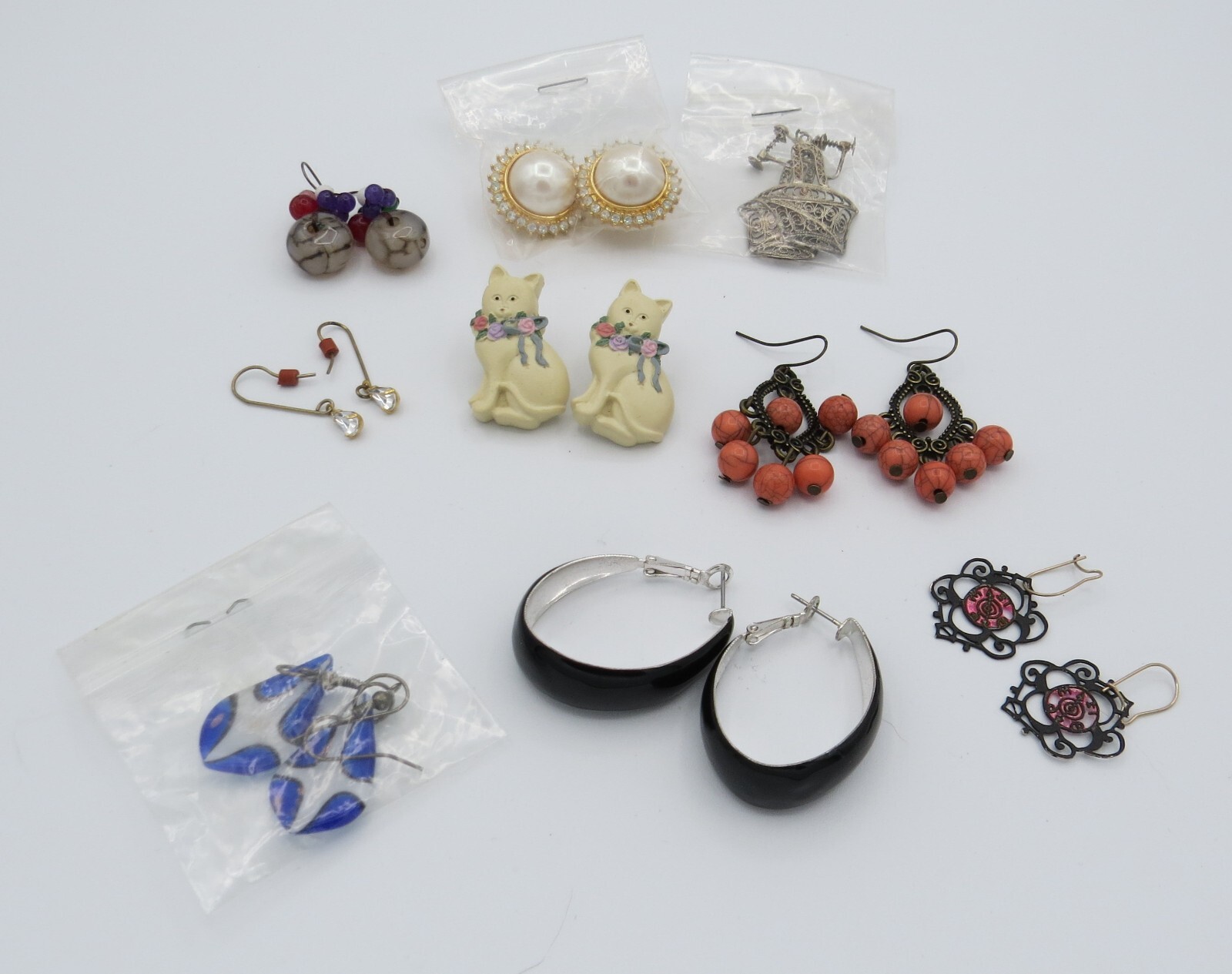 Costume Jewelry Lot 16 Necklaces 13 Bracelets 9 Earrings 6 Pins/Pendan Resale #6