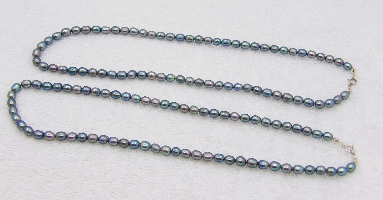 19 inches long Genuine Grayish Green Rice Freshwater Pearl Necklace NK824