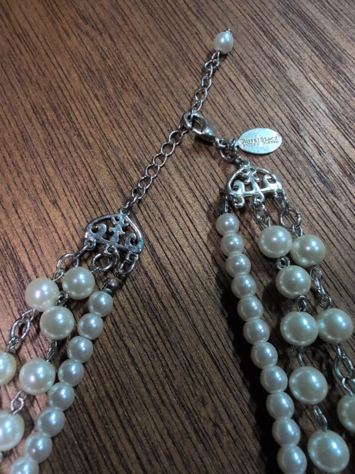 WhiteHouseBlackMarket Multistrand/Colored Pearl Necklace 16″-18″in(40-45cm)