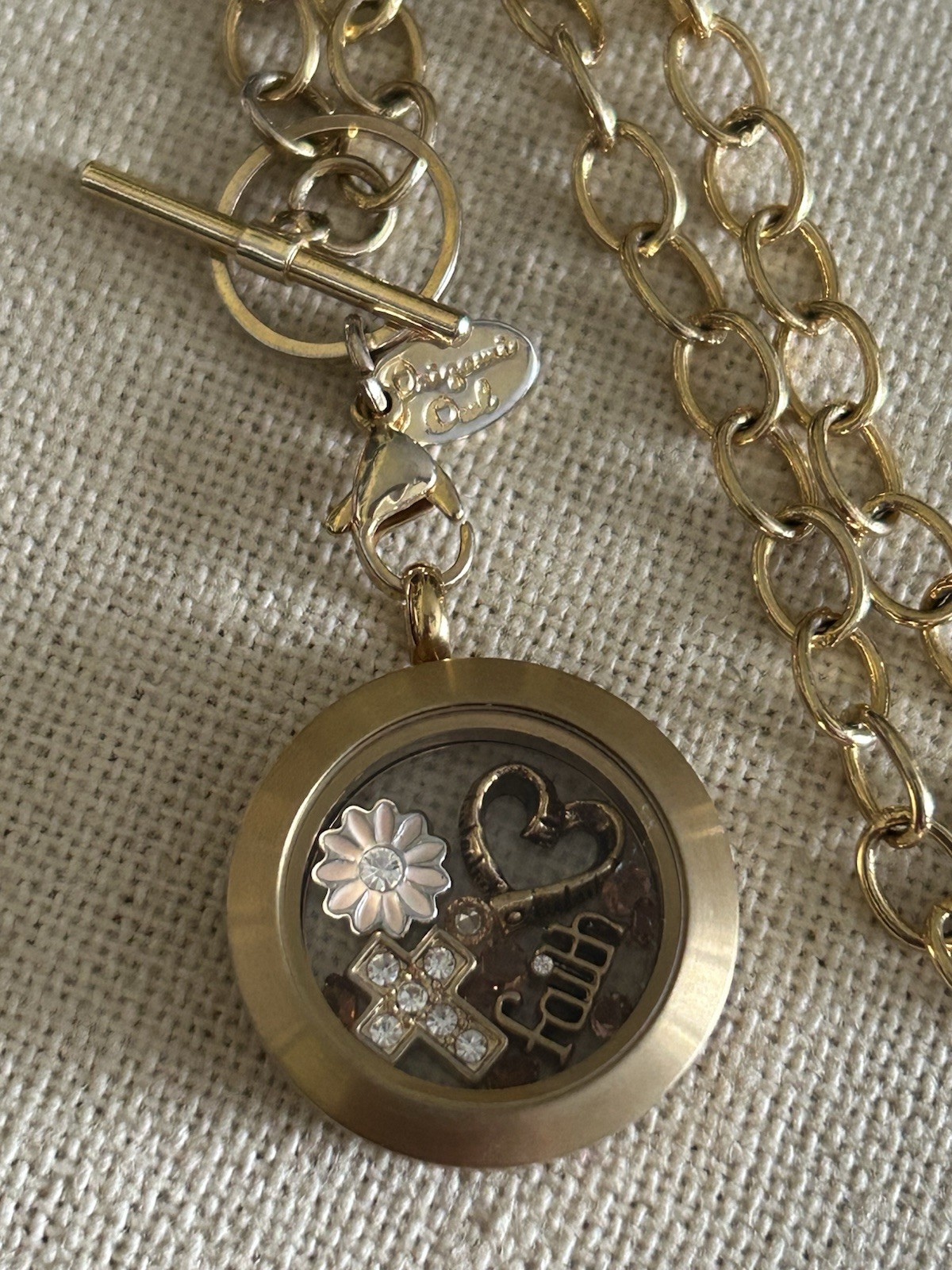 Origami Owl Medium Gold Hinge Locket, 4 Charms & 16″ Toggle Chain Set “New”