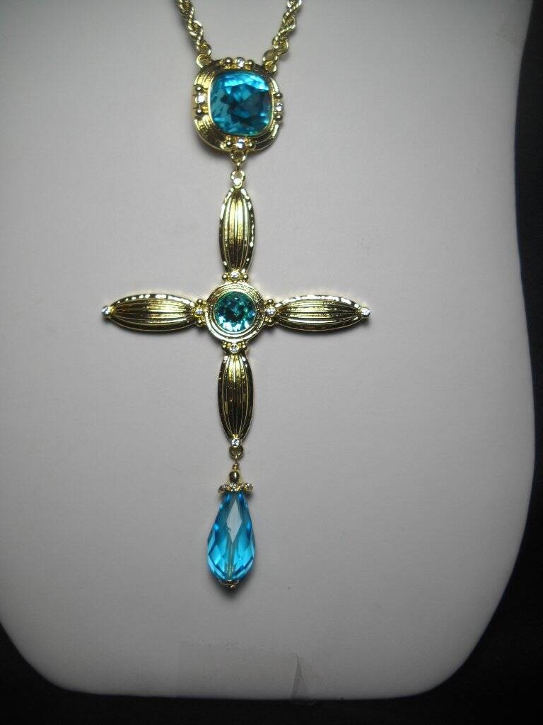 Heidi Daus Treasure of Antiquity Statement Cross Necklace Excellent Original Box