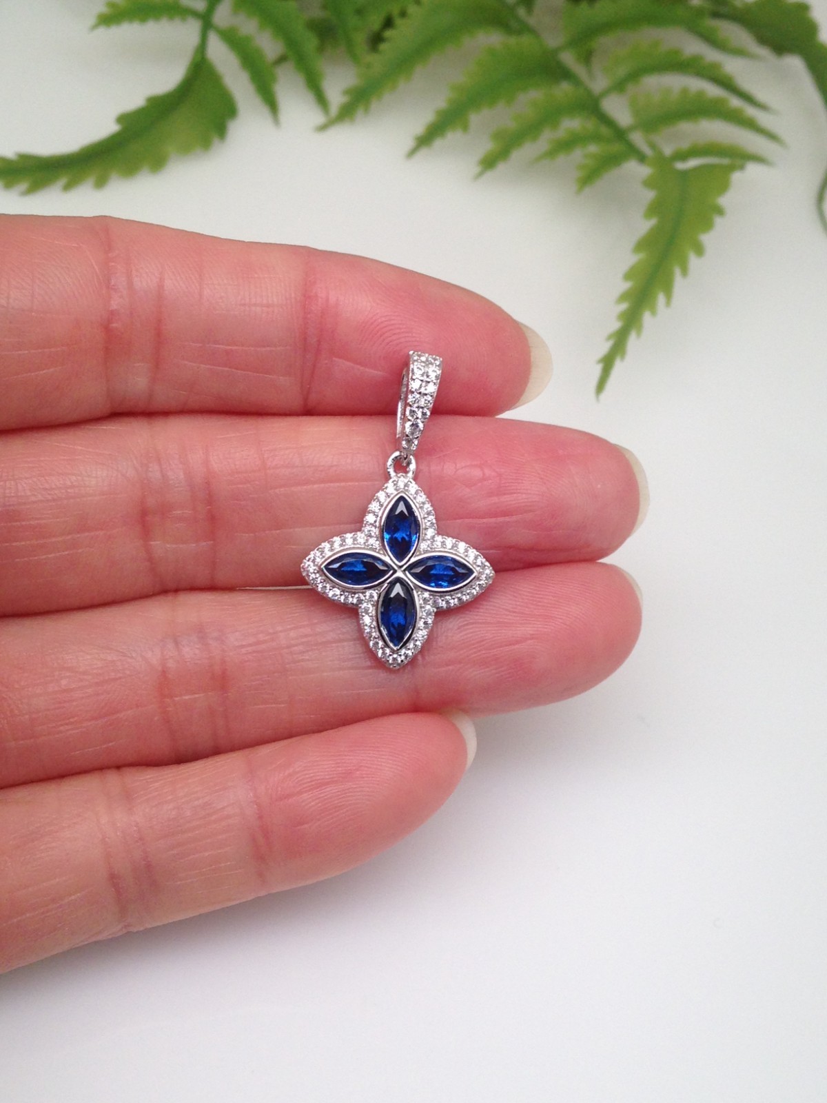 925 Sterling Silver Navy Blue Four Leaf Clover Flower CZ Pendant Women 17mm/28mm