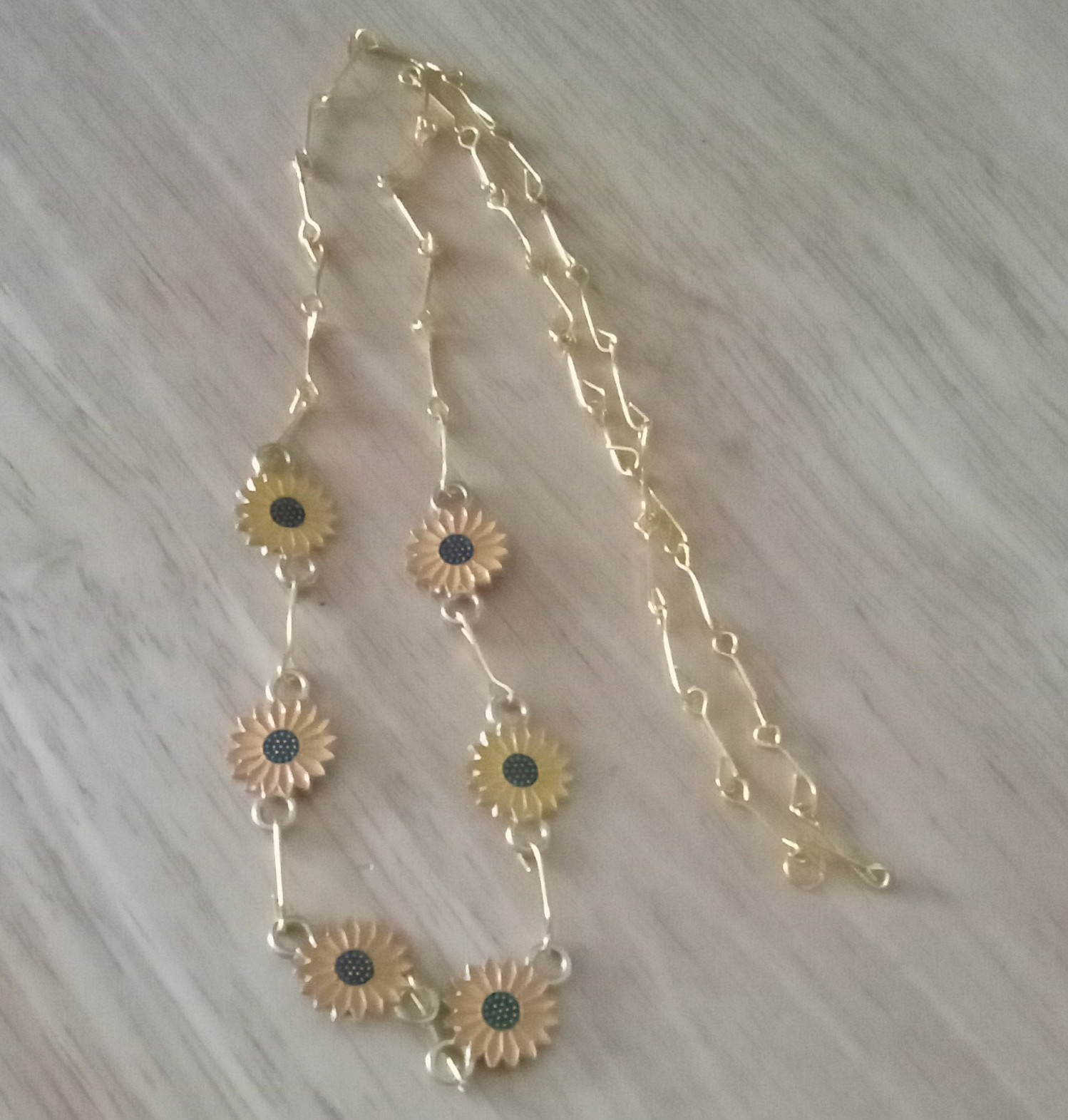 Gold Tone Metal Link Chain Station Necklace Flower Daisy Sunflower Theme