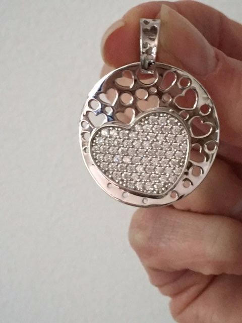 Gorgeous Modern Heart Clear Round CZ Curved Style Pendant Silver – No Chain
