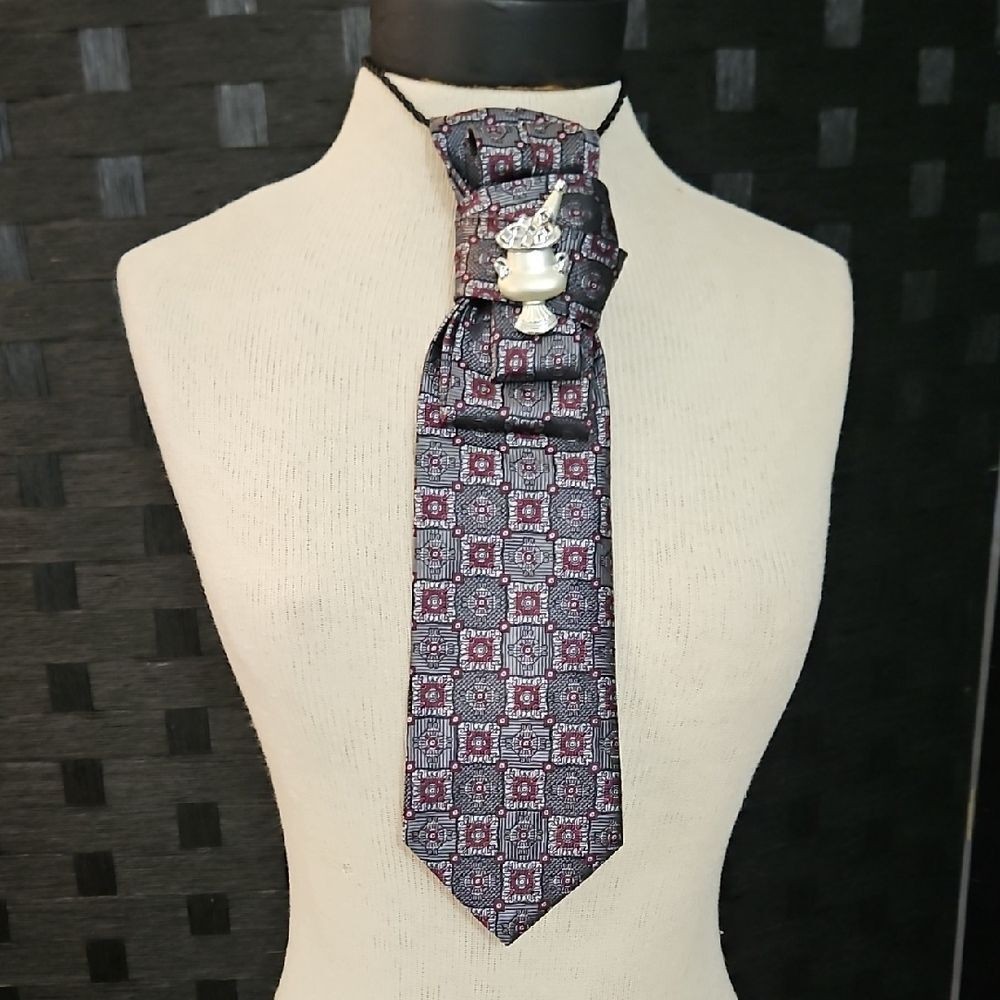 Jos A Bank Silk Gray & Red Patterned Statement Tie Necklace With Silver Tone Pin