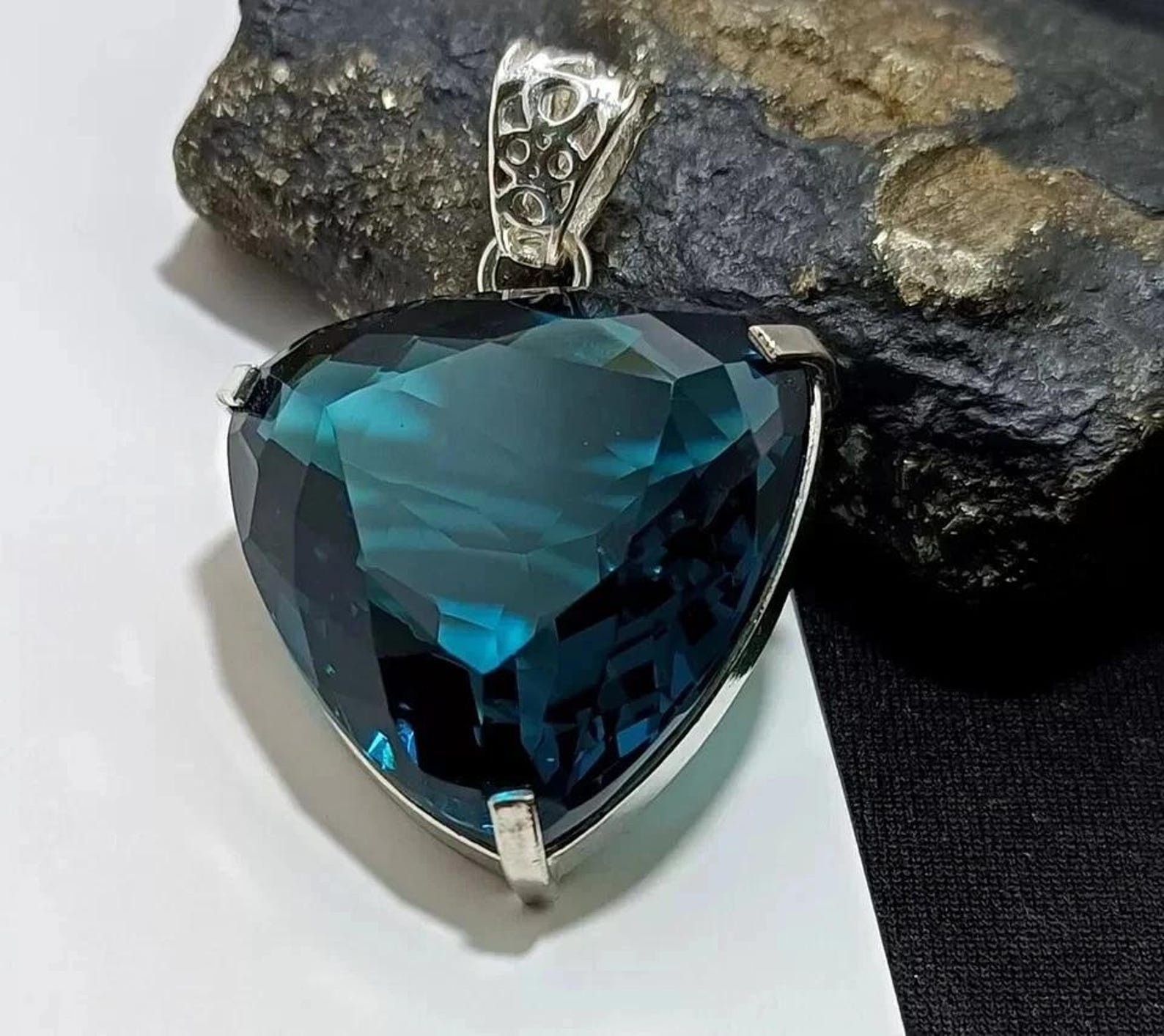 90.40 Ct Trillion Cut Blue Natural Topaz 925 Solid Silver Pendant Loose Gemstone