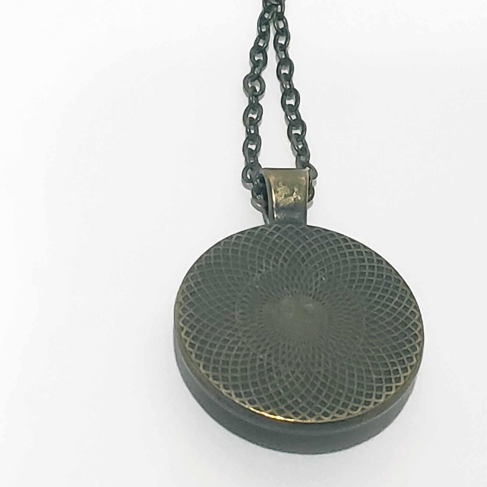 Black Cat Photo Circle Pendant Metal Chain Necklace 24″ Yellow Bronze