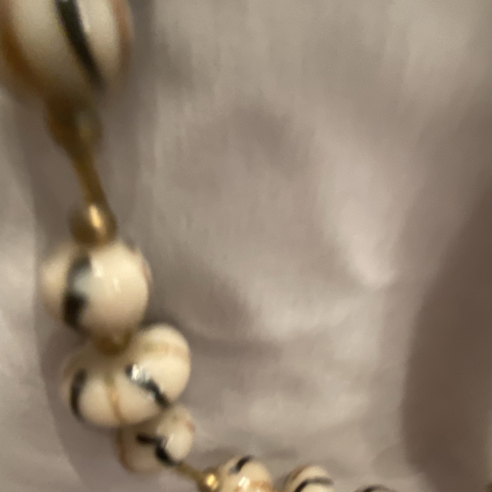 Vintage white Beaded Necklace Gold Tone Ball/Bead Chain 18in Spring Ring Closure