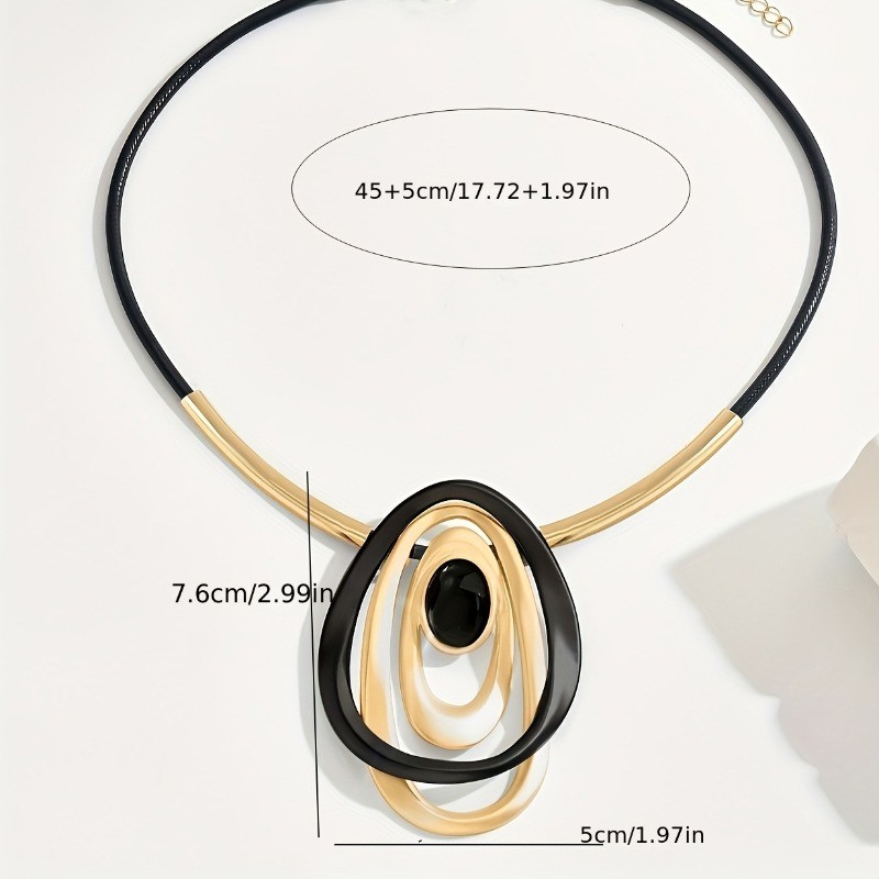 Women’s Retro Circular Oval Pendant Necklace Exaggerated Alloy Fashion Jewelry