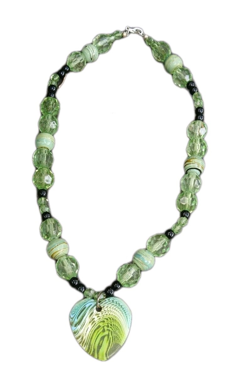 Green Black Glass Beaded Necklace Heart Charm Pendant Lobster Clasp
