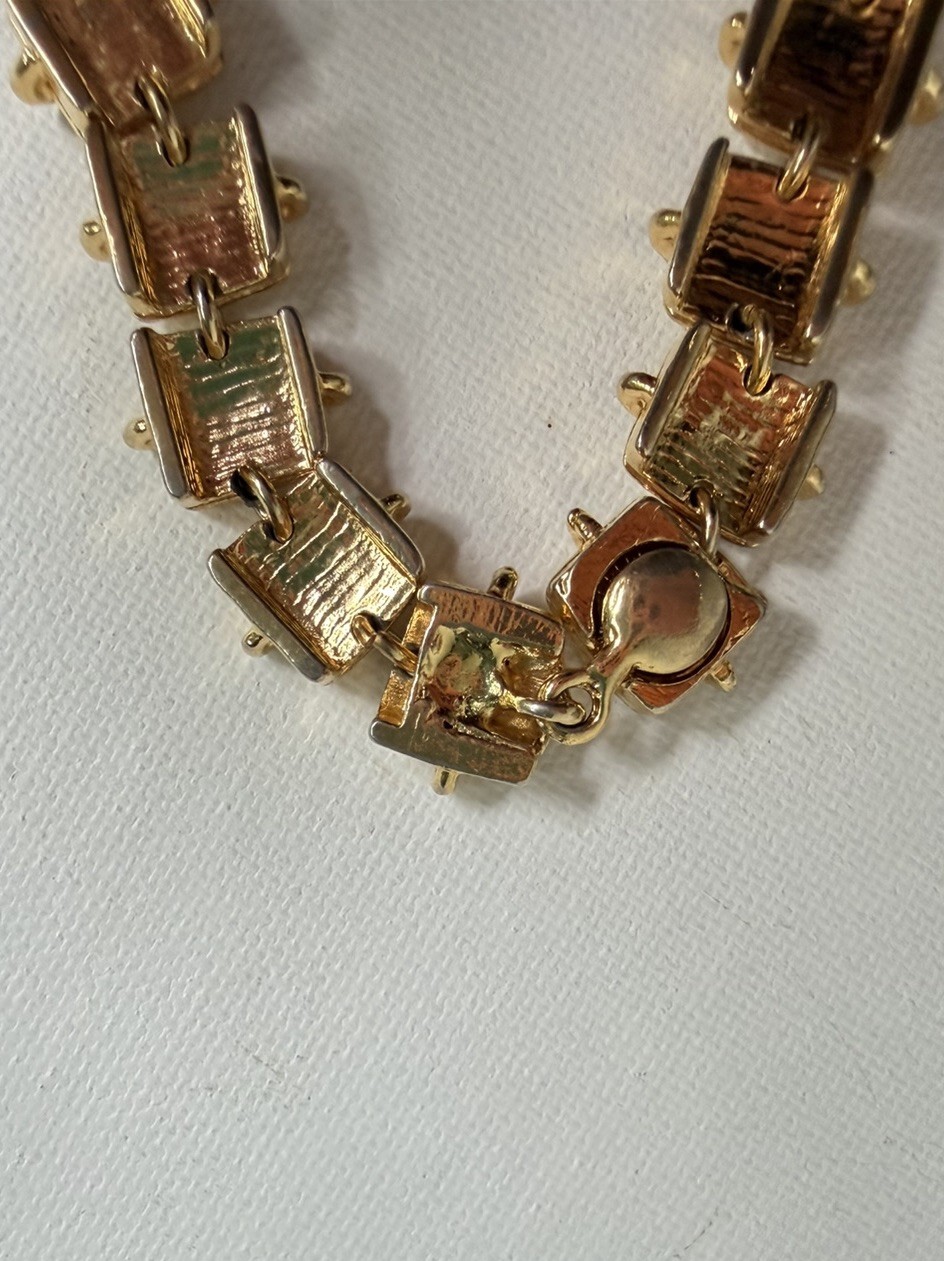 Vintage Gold Tone Ivory Enamel Quatrefoil Link Necklace Hidden Magnetic Clasp