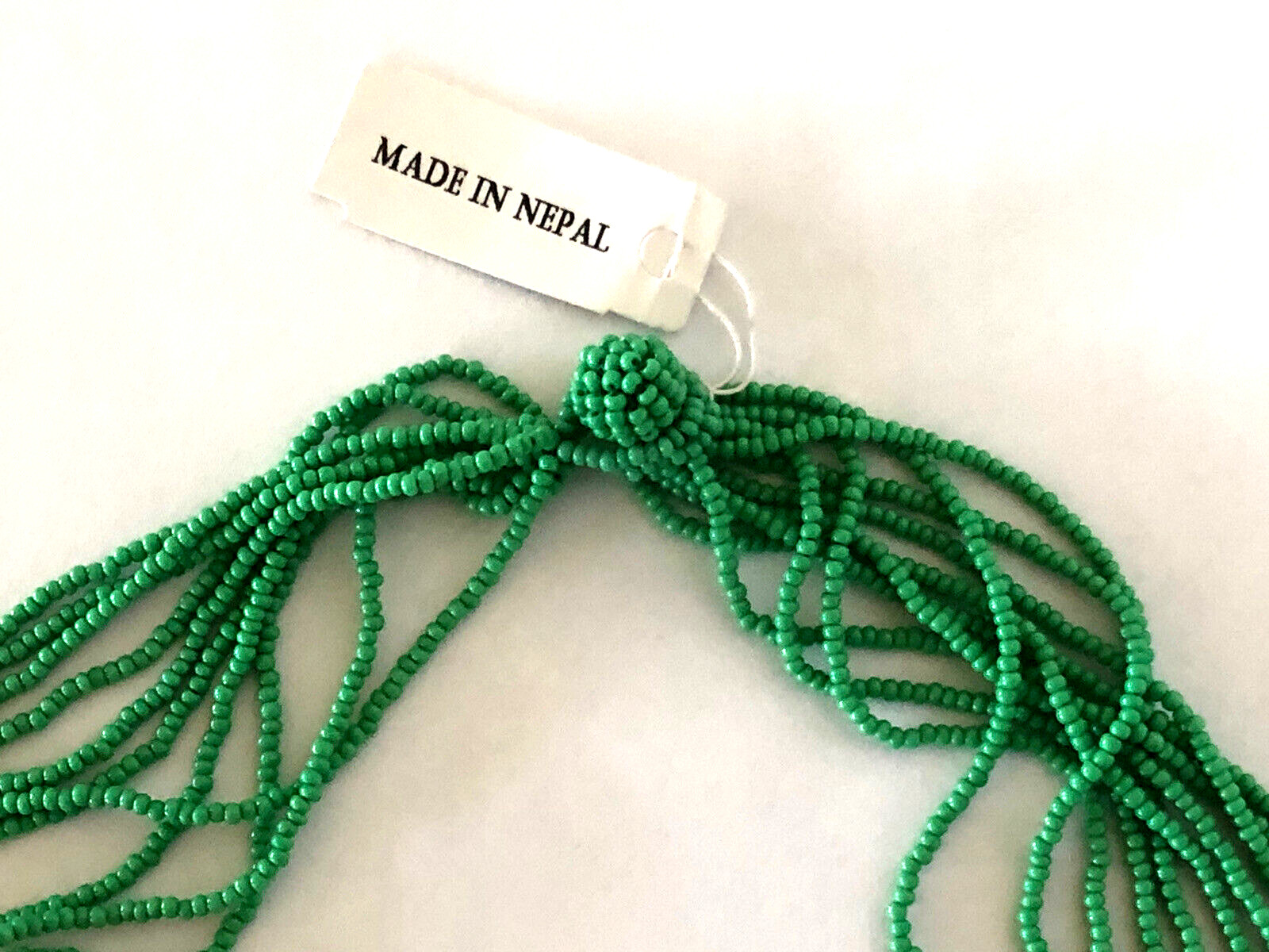 BEAUTIFUL RARE GREEN POTAY 14″ WATERFALL NECKACE MADE IN NEPAL