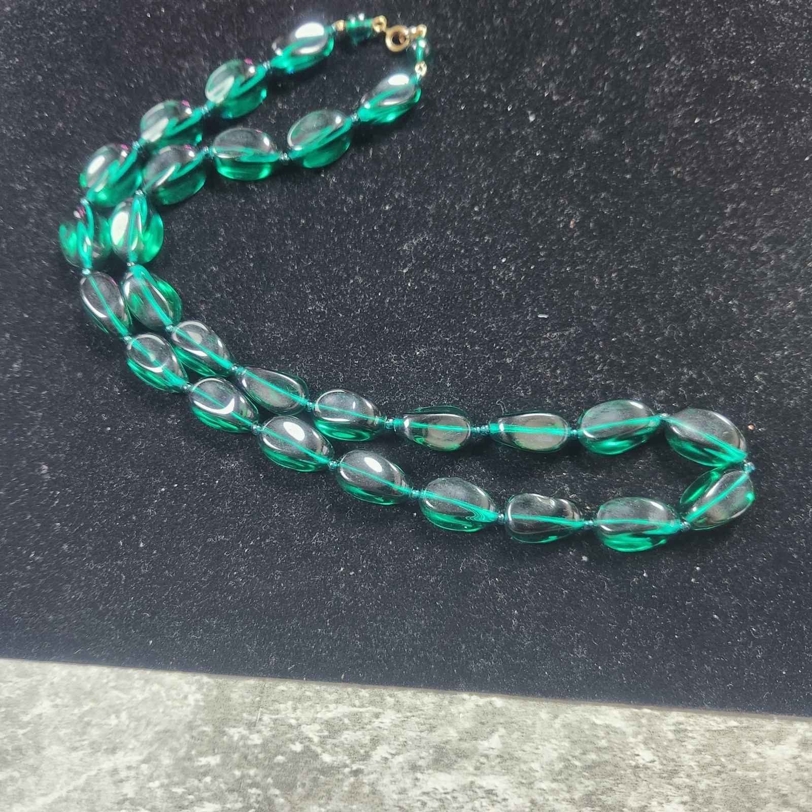 Vintage Emerald Green Glass Bead Necklace Tumbled Pebble Statement Jewelry Gold