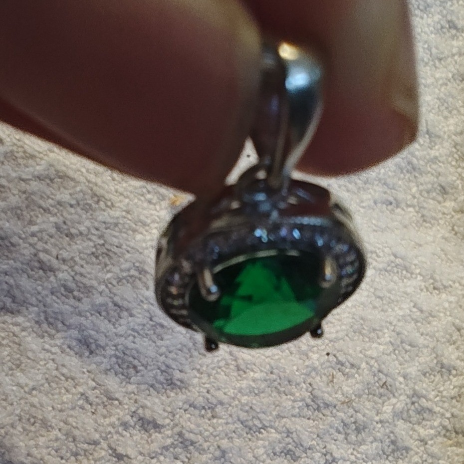 Pendant Green Silver Round Halo
