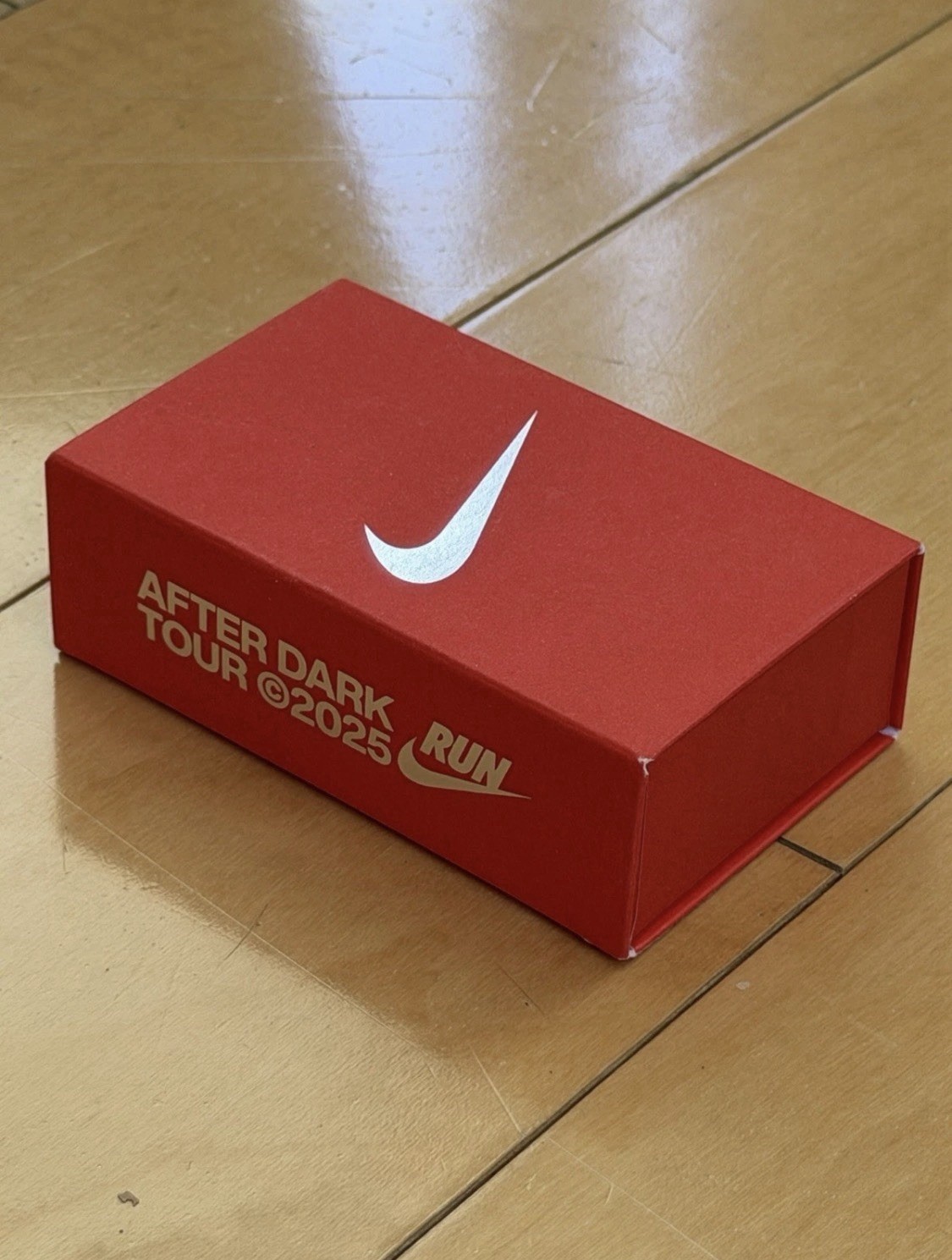 Nike After Dark Run Tour Medal 2025 Chain Necklace Pearl Silver Tone New w/ Box
