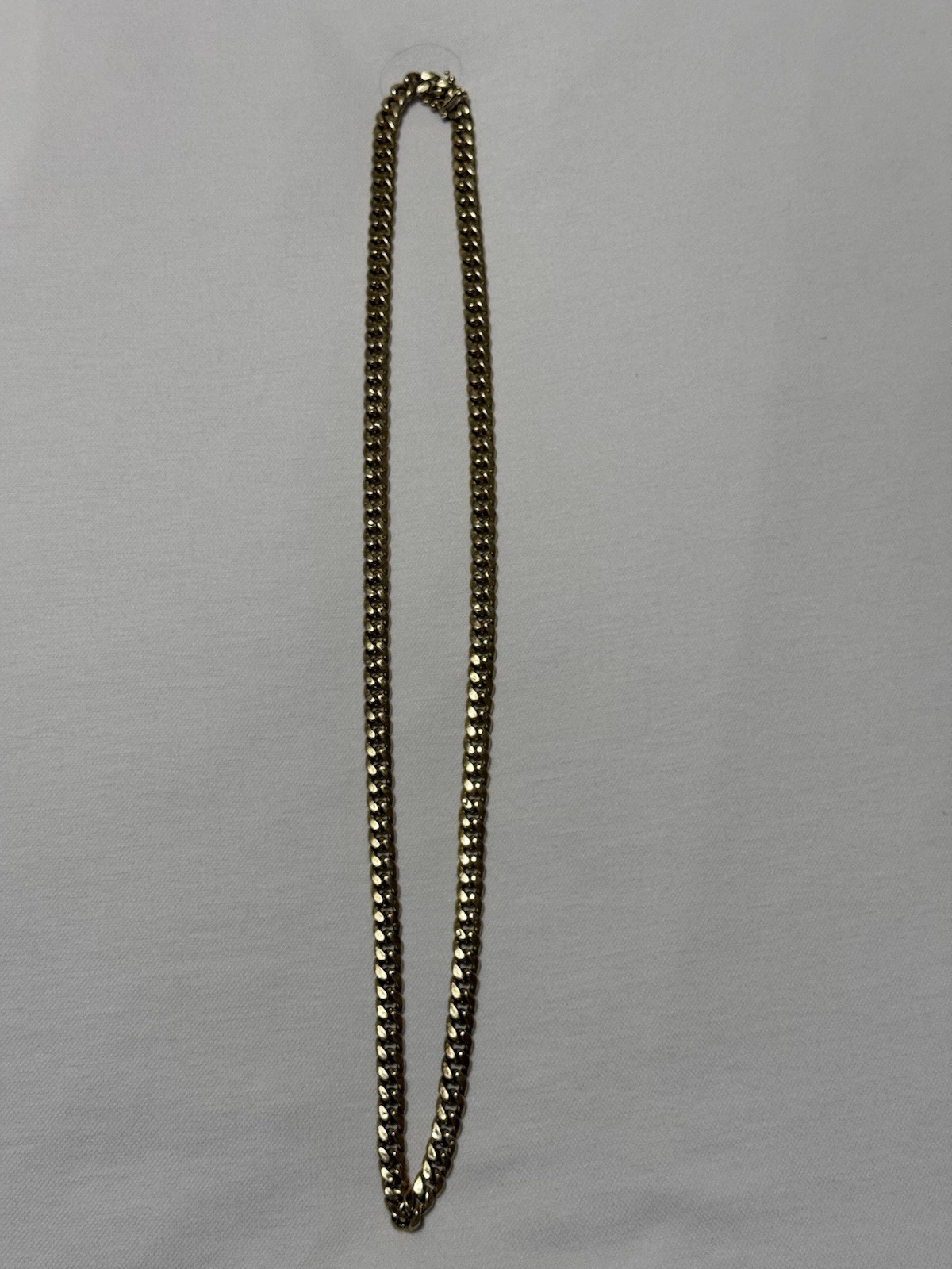 Gold Tone Metal Curb Link Chain Necklace 26 in 36.8 Gram7.5mm