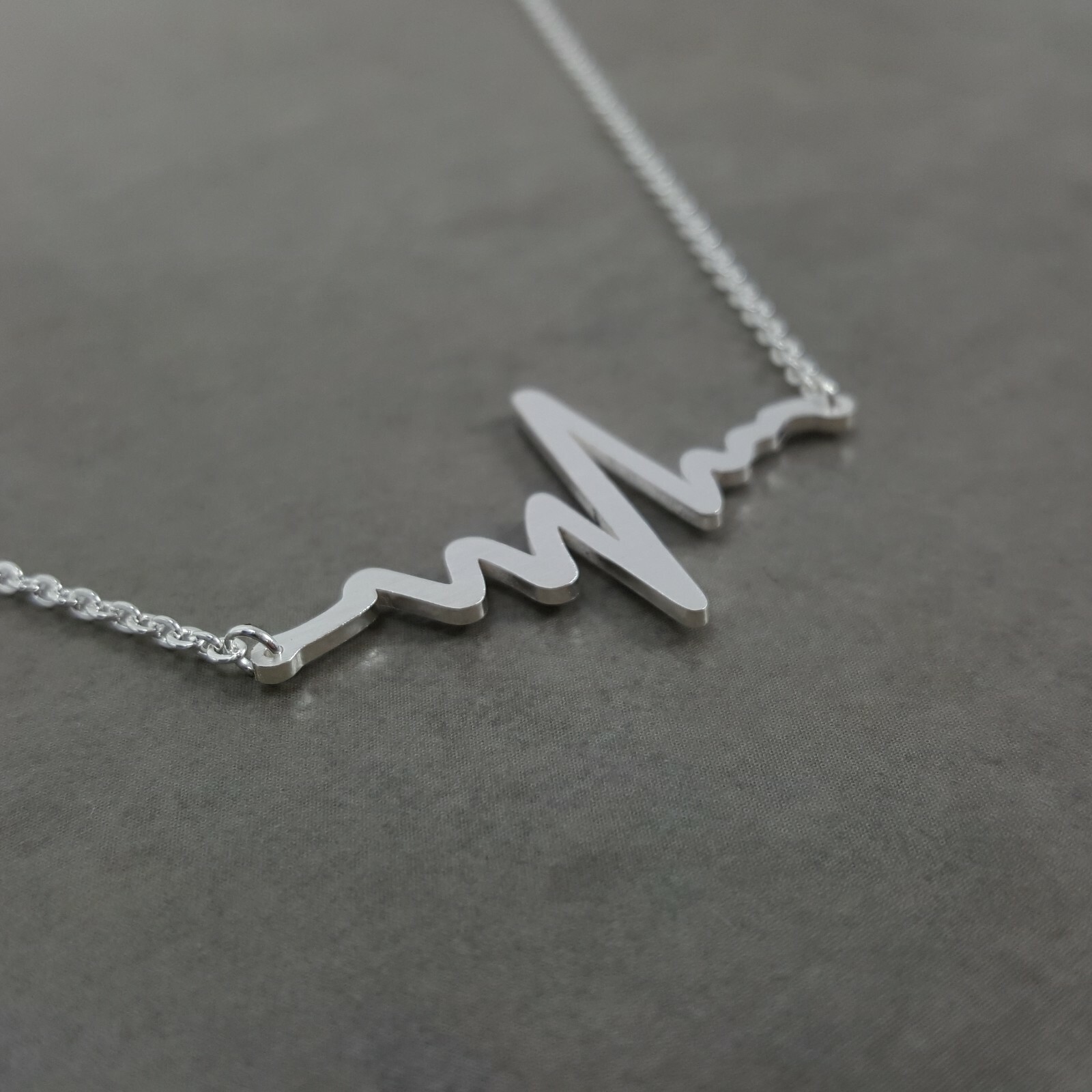 Beat Silver Plated Necklace in Gift Box Heartbeat Sound Wave Music Pulse