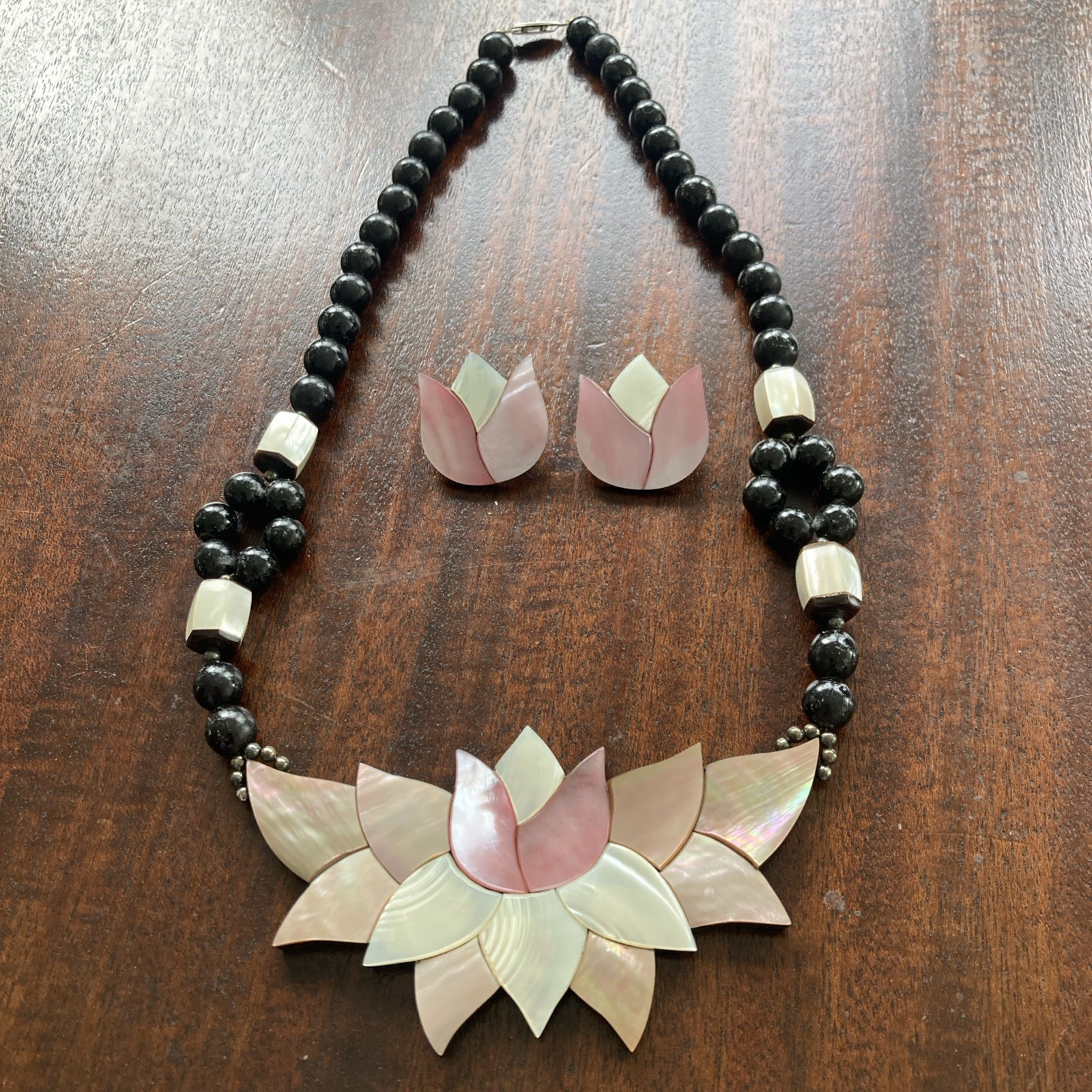 Vintage Carved Mother of Pearl Lotus Flower Shell Pendant with pierced earrings