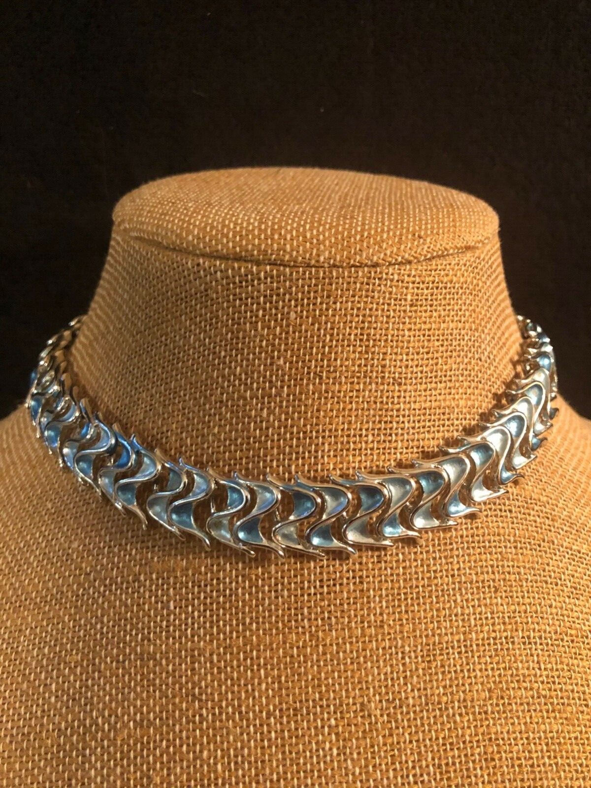 Necklace choker metal w/2 blue tone enamel, 15 in made in Thailand