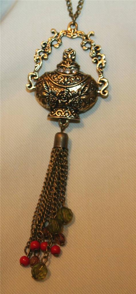 Lovely Rhinestone Accent Raised Roses Fringe Dangle Handle Vase Pendant Necklace