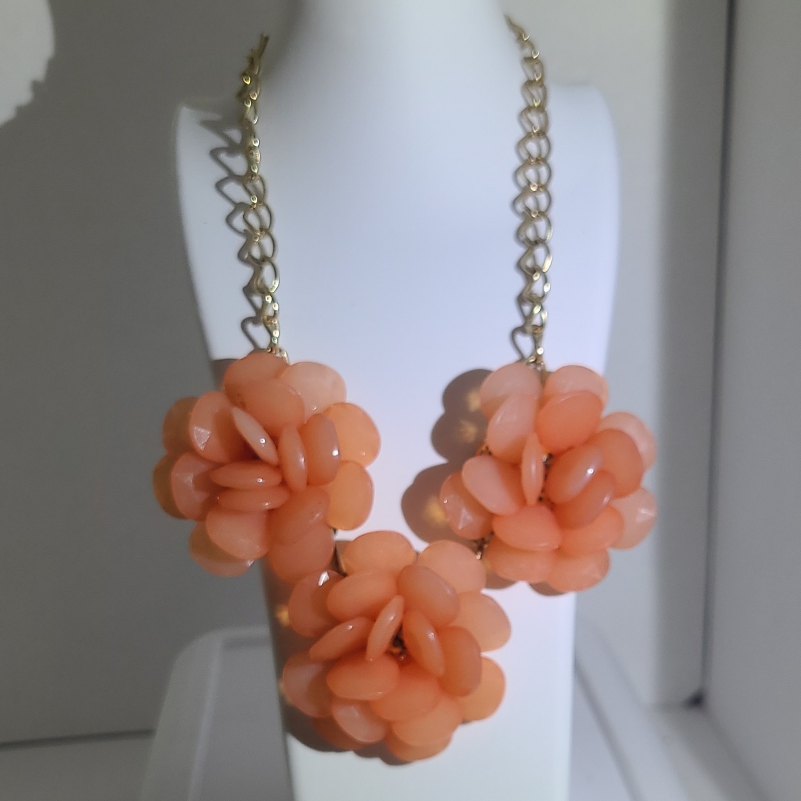 Coral Flower Resin Cluster Pendant Necklace Gold Tone Cable Chain Adjustable