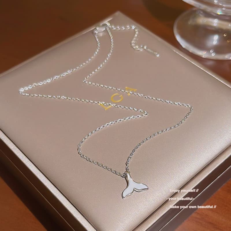 Tail Pendant Beautiful Fishtail Necklace Charm Whale Fish Chain Woman Jewelry