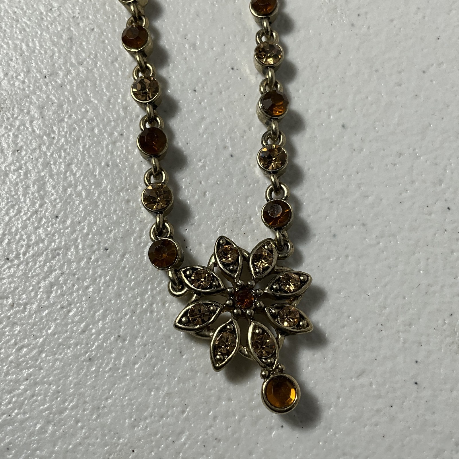Fashion Floral Pendant Necklace Gold Tone Brown Amber Rhinestone Chain Jewelry