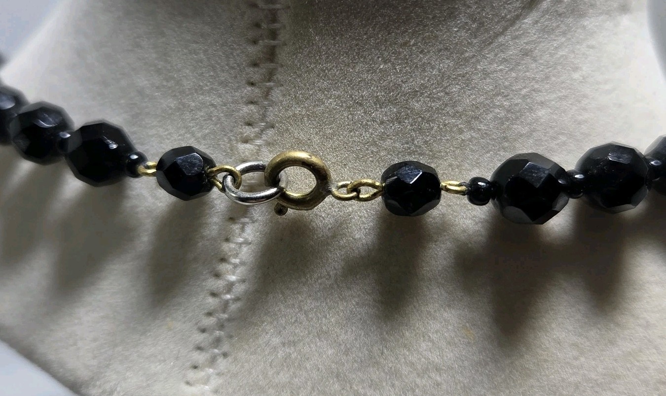 Vintage Black Faceted Glass Necklace Classic Beauty ~18.5″ Retro Bohohemian