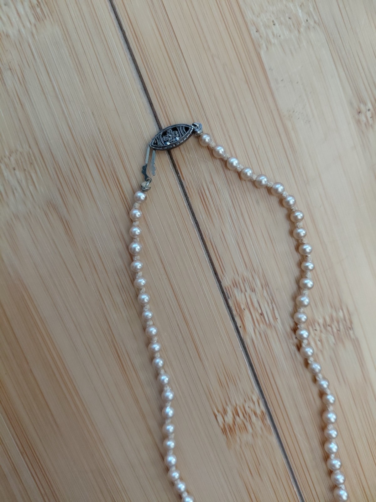 Taper Pearl Necklace Choker 18″ Sterling Clasp Champaign Color Quiet Luxury