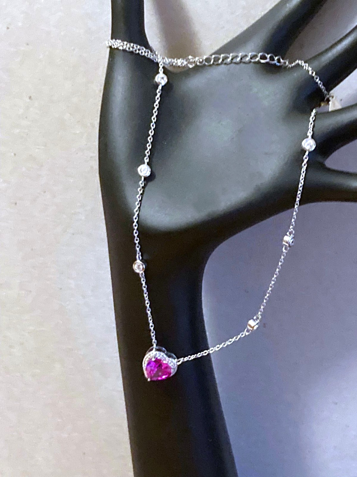 DIAMONIQUE BY KATHY LEVINE HEART’S DELIGHT FUCHSIA PINK STATION NECKLACE