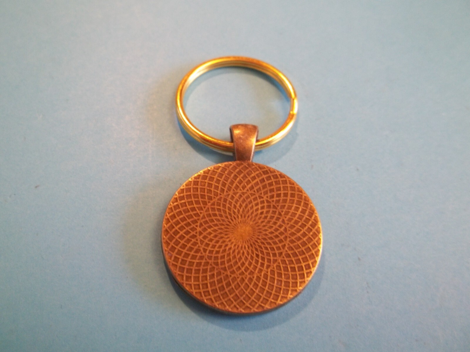 HALF PENNY COIN – BRITANNIA – BRONZE CASED – PENDANT KEYRING – 1917 to 1936