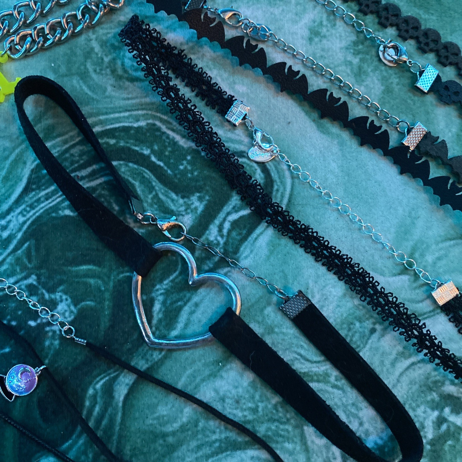 8 Chokers (4 lace-like, 2 string with pendants, 2 chains)