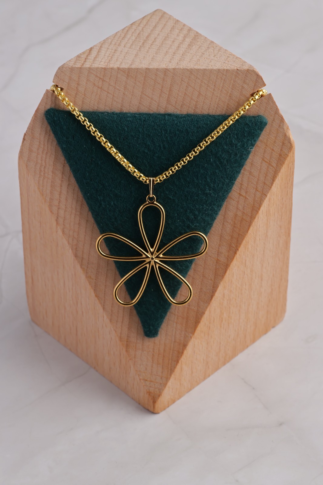 Cadena Con Flor De Margarita Eslabon Cruzado De Acero Inoxidable Chapado Oro