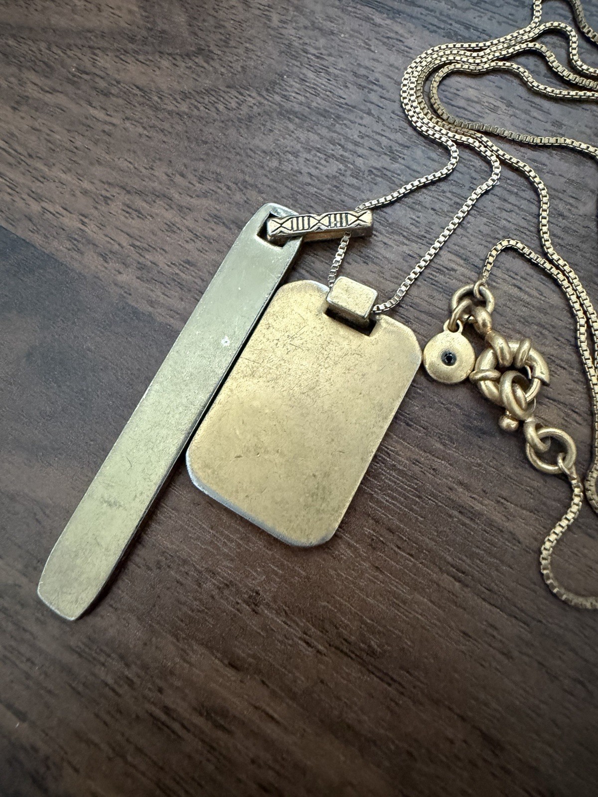 Madewell Dual Pendant Dog Tag Bar Necklace Long Gold Tone Box Chain Black Accent