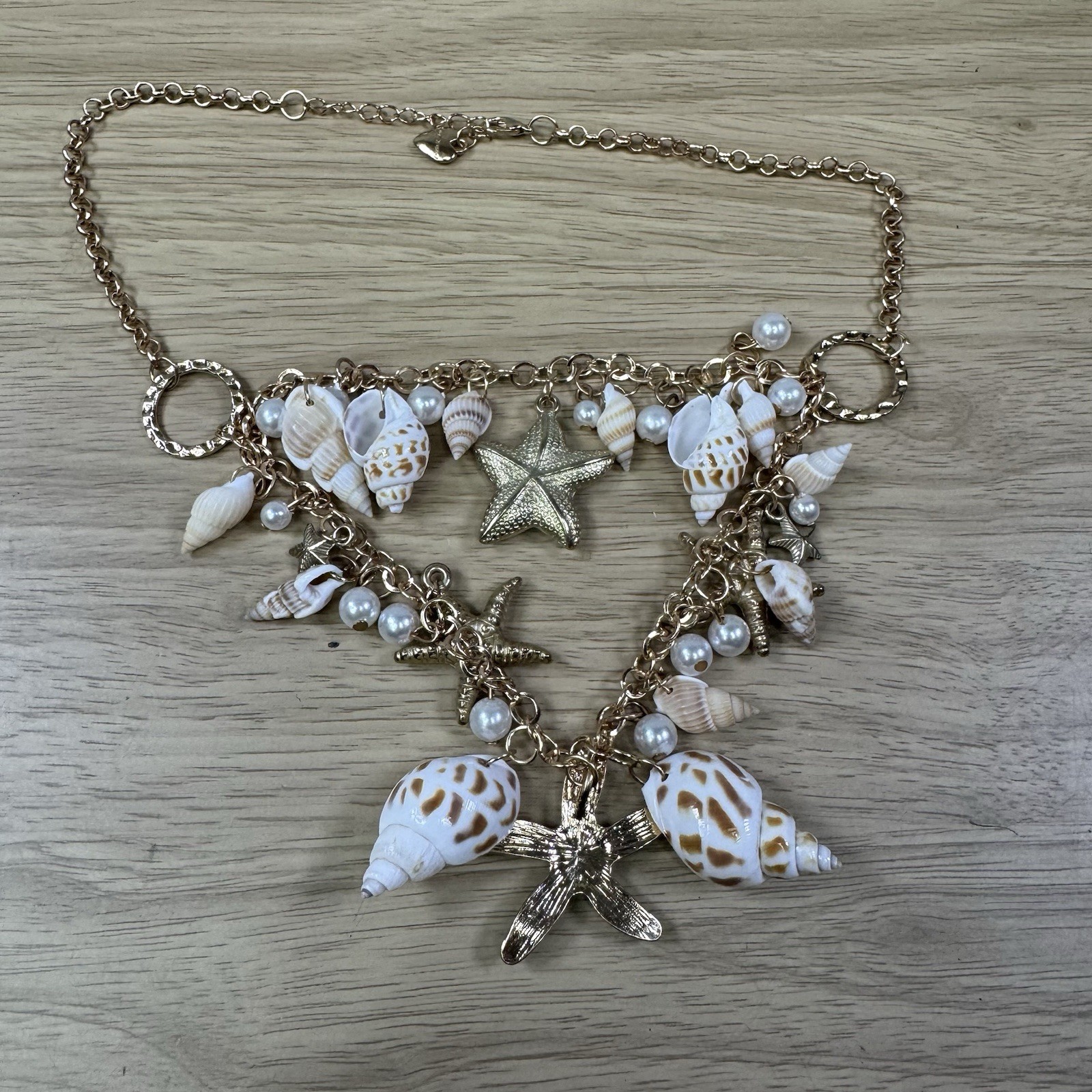 BETSEY JOHNSON PEARL BEACH CHARMS SEA SHELLS NECKLACE STARFISH CONCH SHELLS