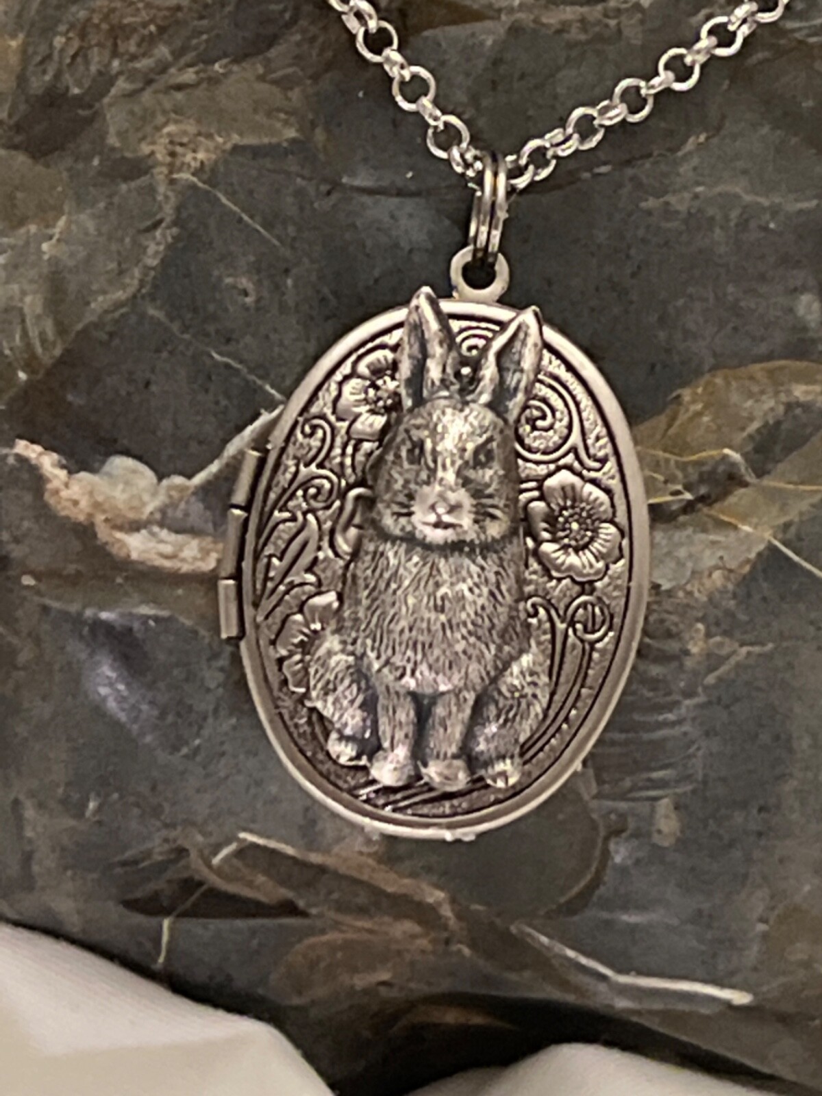 VALENTINES GIFT SILVER BUNNY RABBIT Locket Necklace Pendant PHOTO Picture CAMEO