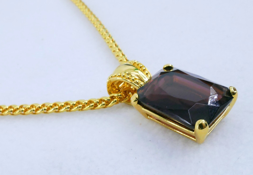 JOAN RiVERS GLAM LARGE FACETED EMERALD CUT AMETHYST GLASS PENDANT 36″ NECKLACE
