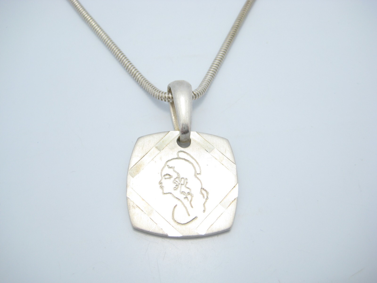 150 AR 800 Silver 2.2mm Snake Lady Figure Pendant Chain Link Necklace 16″
