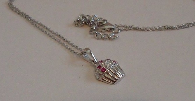 925 STERLING SILVER CUPCAKE PENDANT NECKLACE W/ ACCENTS / SIZE 17MM BY 9MM