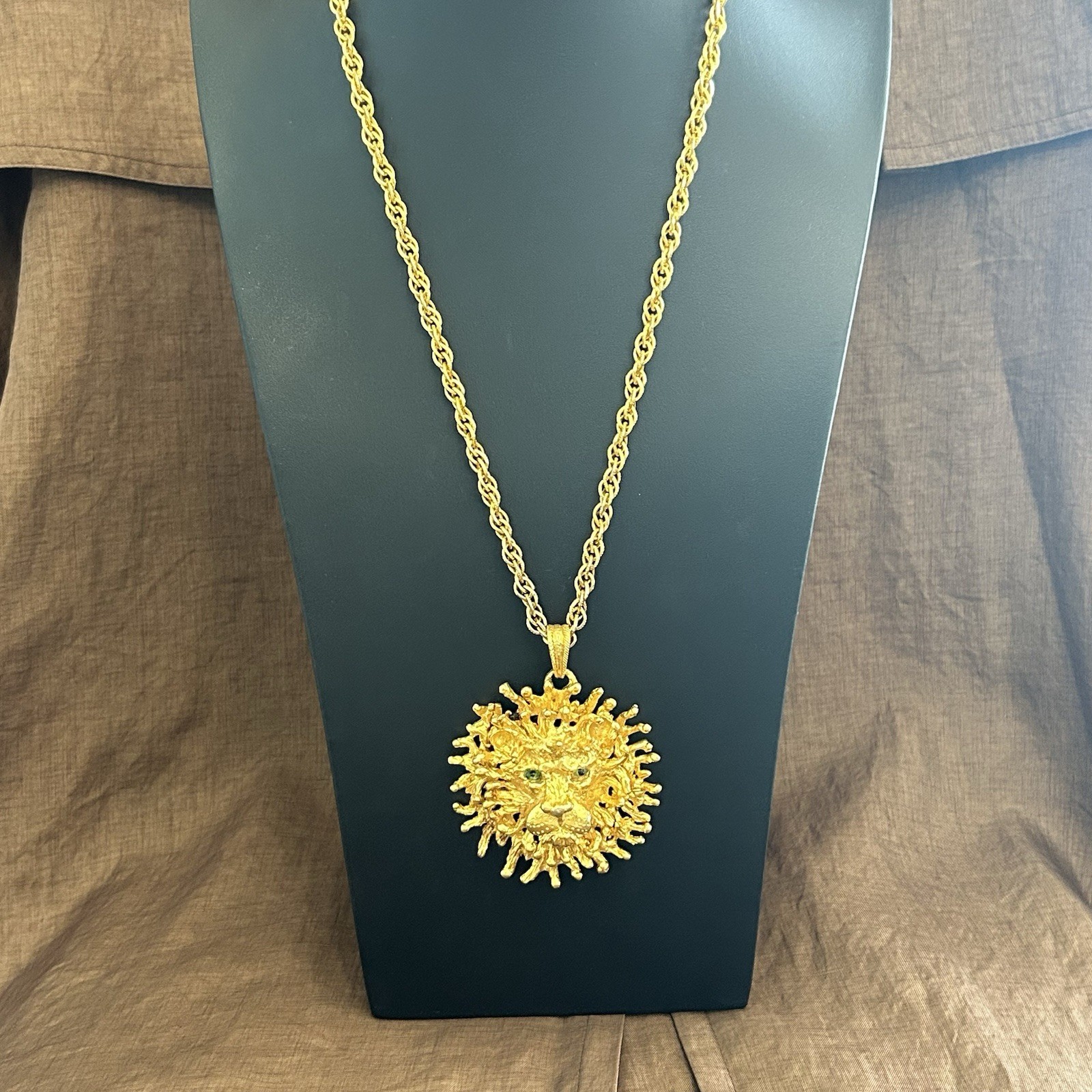 Gold Tone Rope Chain Necklace Lion Head Sunburst Charm Pendant, Spring Ring