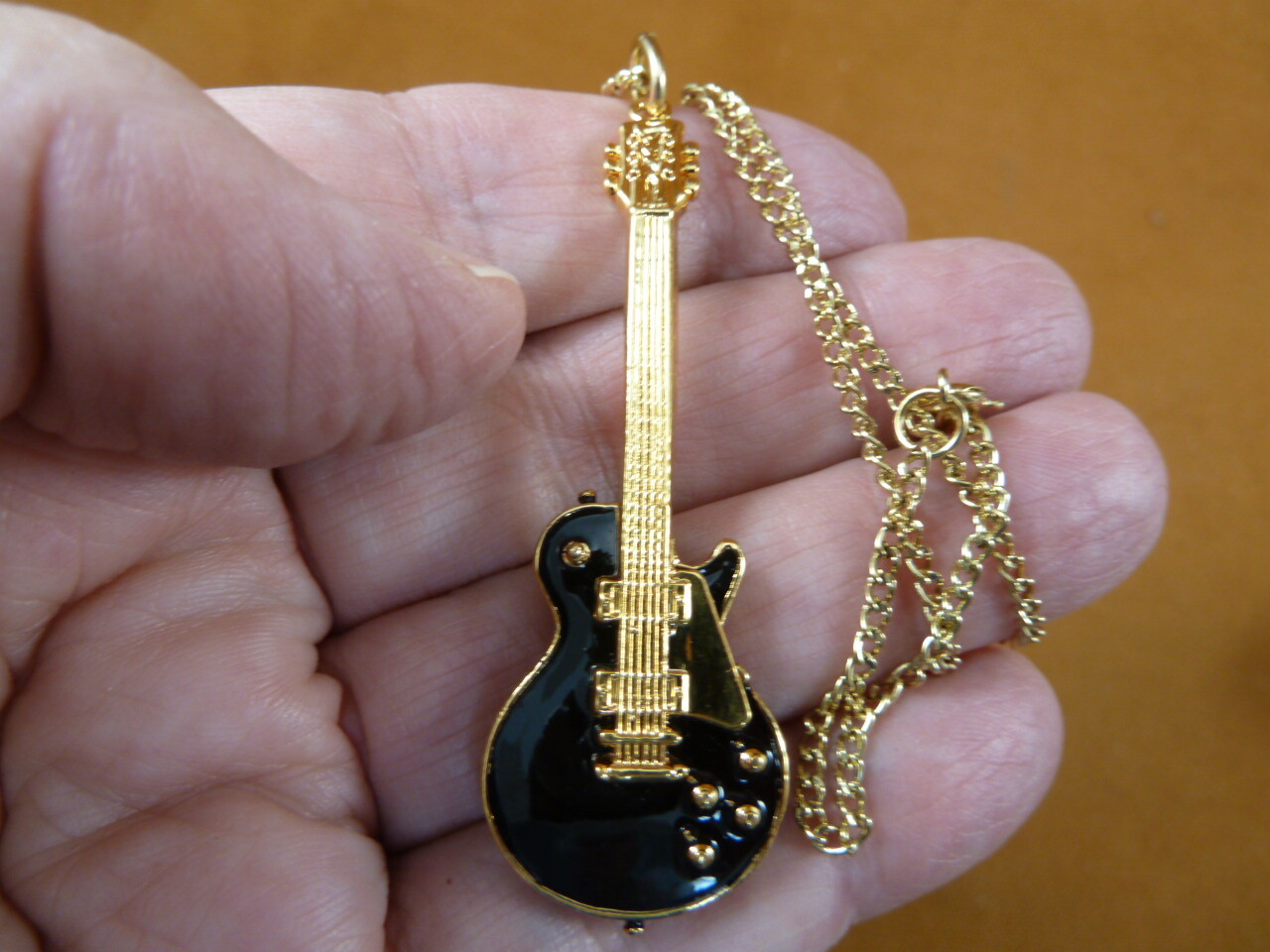 M306-D) GIBSON Les Paul Repro 1959 GUITAR Necklace Jewelry ’59 Black/Gold pick