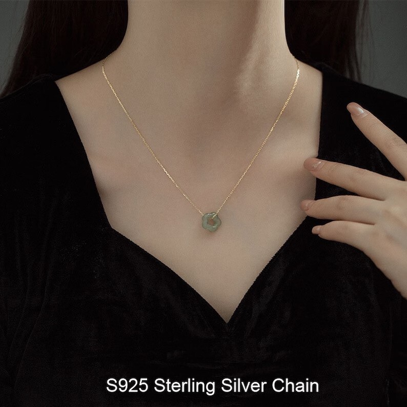 Dark Green Jade Flower Shaped Pendant Healing Protection Dainty Women Necklace