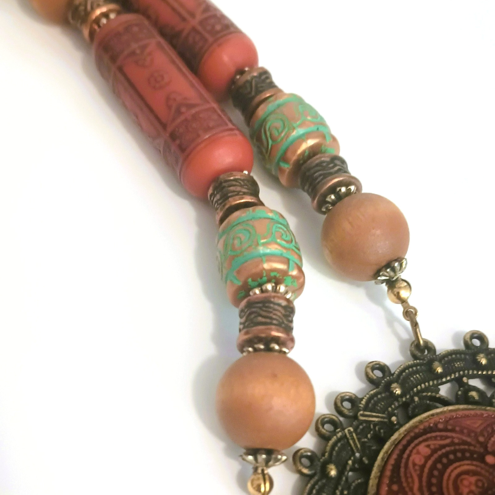 Lady Remington Vintage Necklace 26” Boho Carved Resin & Metal Jewelry