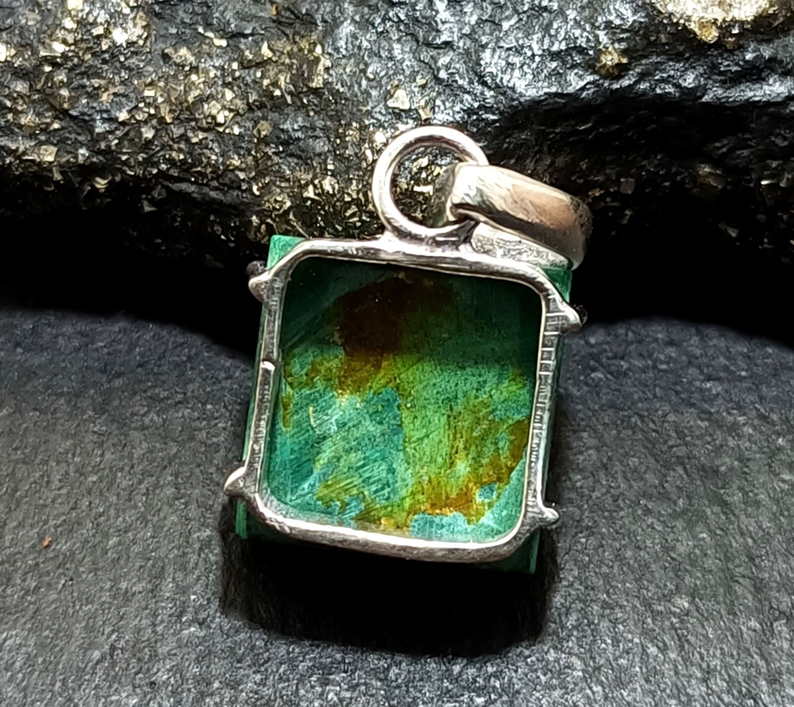 37.55 Natural Green Malachite Hand-Made Pendant In Solid Silver Certified A+Gems