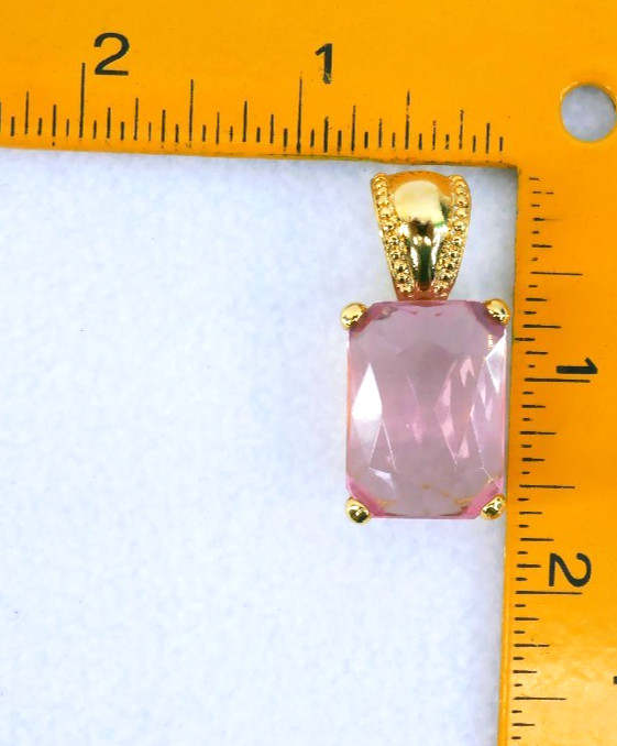 JOAN RiVERS FACETED EMERALD CUT PiNK GLASS GEMSTONE PENDANT 20″ CHOKER NECKLACE