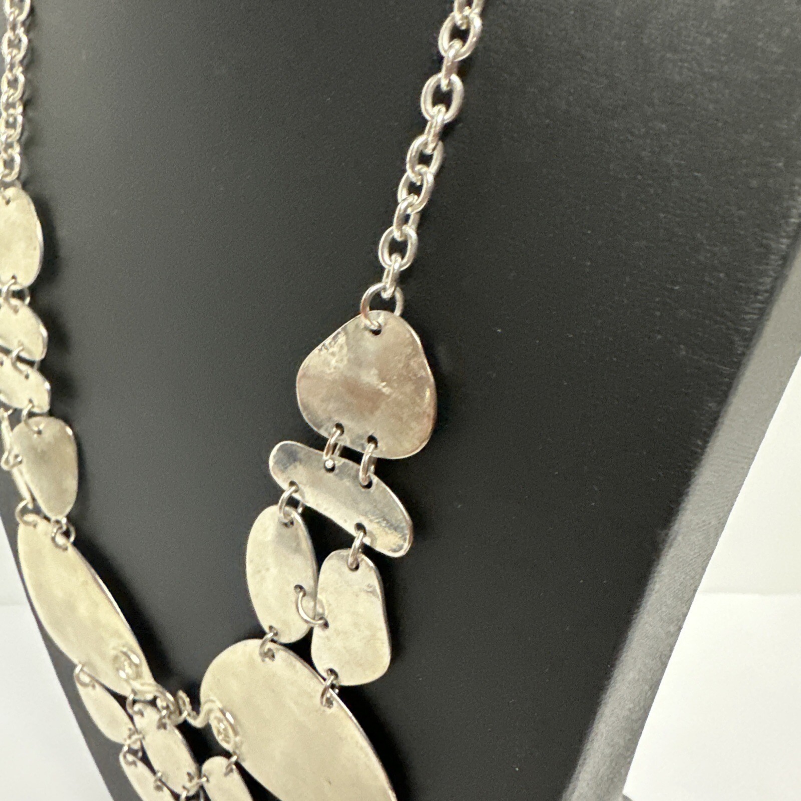 Pre-owned A.N.A. NEW YORK Approach Statement SilverTone Necklace Chunky Bib