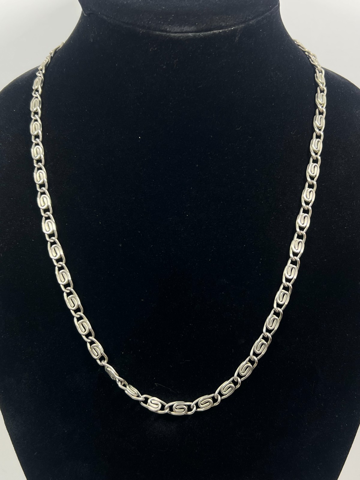 Silver Tone Unique Link Unisex Chain Necklace